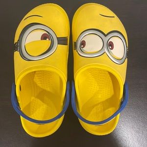 Crocs Fun Lab Minion Clog Unisex size J1
